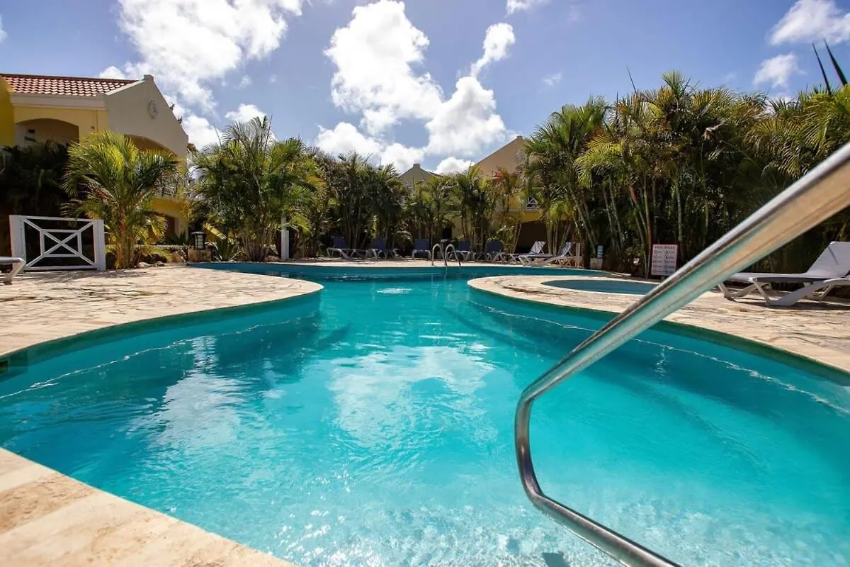 Caracara D1 Relax & Dive Resort Bonaire Village クラレンダイク